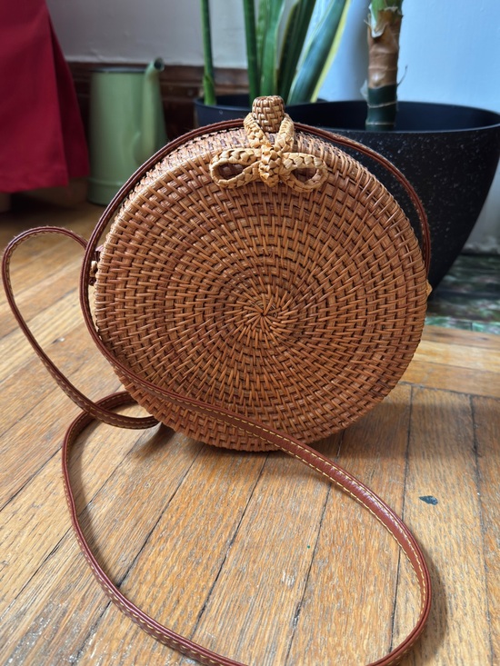 Handbags - Handwoven Round Rattan Crossbody Bag
